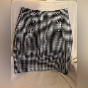 H&M Black and White Houndstooth Pencil Skirt